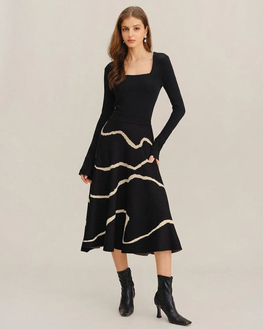 Léa Bryst | Women's Black Geometric Midi Skirt